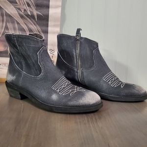 Band of Gypsies Grey Distressed Montrose Booties Western Chelsea Style Boot 8